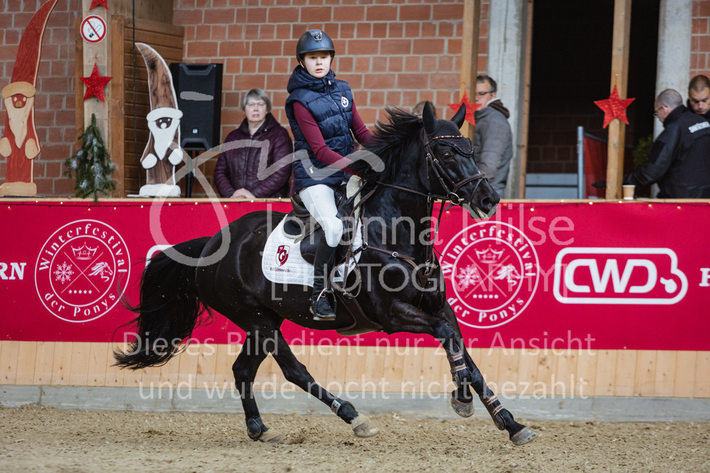 221127_Winterfestival_L-Spr_HPTTY-258 | Deine schönsten Turniermomente als professionelle Fotos! Entdecke hochwertige Pferdesport-Fotografie im Online-Shop. Jetzt Fotos finden & bestellen!