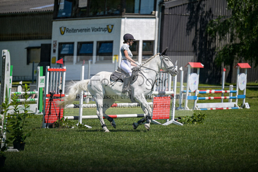 Reitturnier Voxtrup | Entdecke hochwertige Reitturnierfotos von Foto Oger. Professionell, emotional und authentisch – jetzt Lieblingsmomente im Shop bestellen.Deutschlandweite Turnierfotografie. - Realisiert mit Pictrs.com