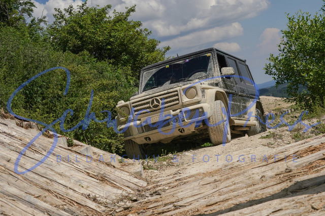 DSC09315 | Vierradfahrzeuge testen unterschiedliches Terrain - ueber Stock und Stein

Offroad Grundkurs im Steinbruch. Unterschiedliche Fahrgegebenheiten mit dem gelaendegaengigem Offroad-Fahrzeug. 

Deutschland, Geisingen, Steinbruch Meichle und Mohr, 10.06.2023