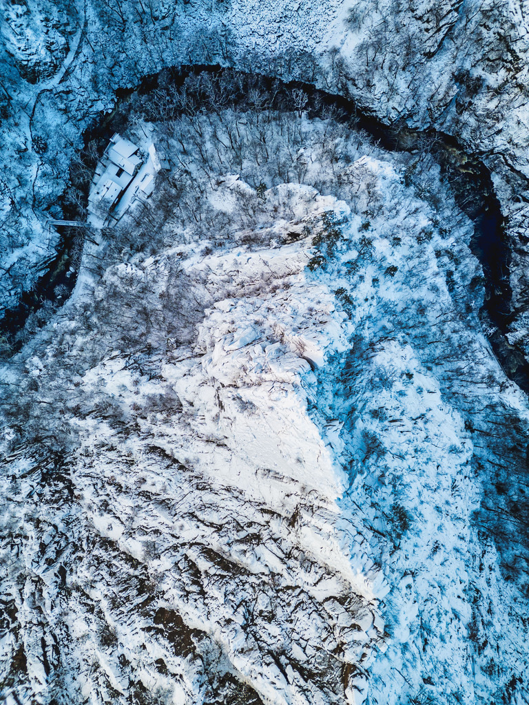 Die Bode im Winter | Wir machen aus Ihren Bildern Erinnerungen für die Ewigkeit | Hochwertige Fotografien für Ihr zu Hause. - Realisiert mit Pictrs.com