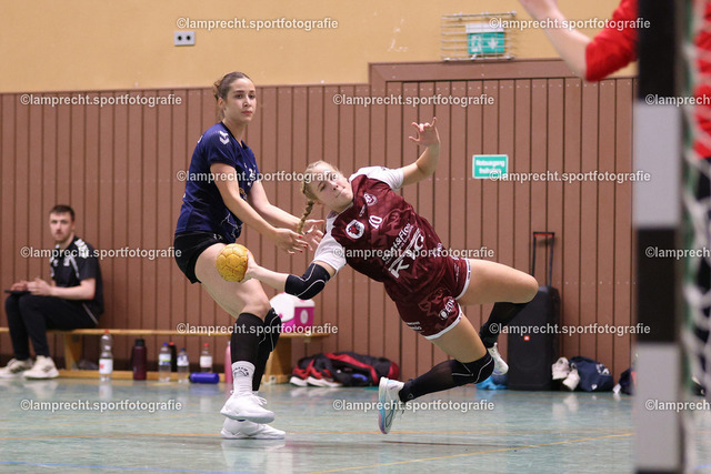 Handball I Juniorinnen I Saison 2026-2027 I Oberliga Schleswig-Holstein I 3. Spieltag I HSG Kalkberg 06 - TSV Bargteheide 062 | v.l. Amelie Fee Bastian (21, HSG Kalkberg 06), Lilly Marit Frank (10, TSV Bargteheide) - Realisiert mit Pictrs.com