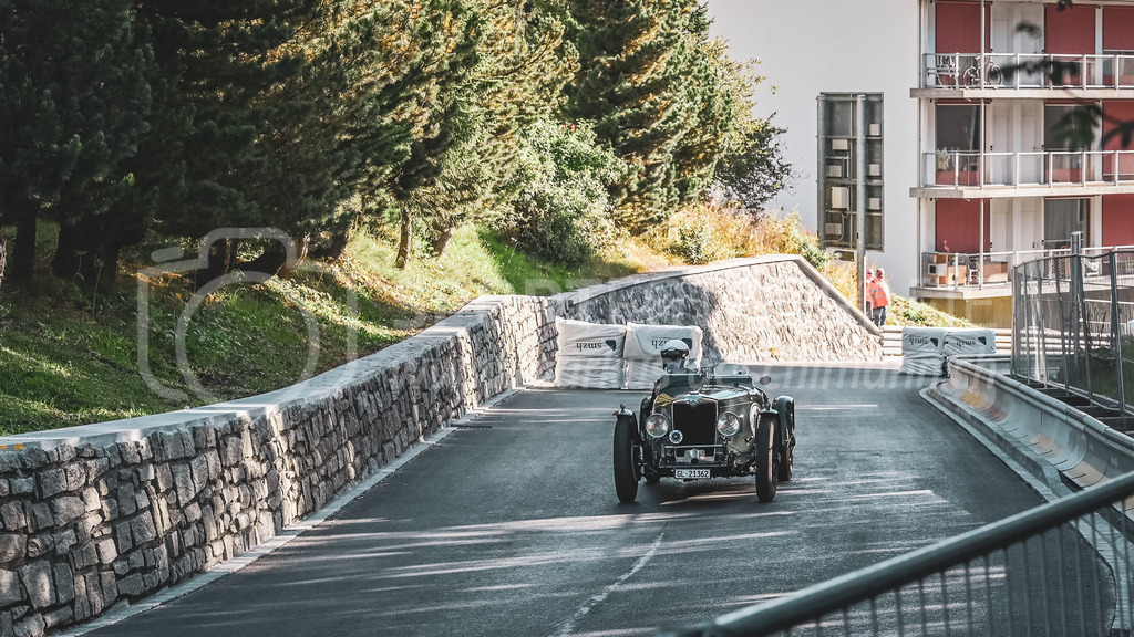 19. Arosa ClassicCar 2023 - 2. September 2023 | 19. Arosa ClassicCar 2023
Arosa, Schweiz
Zarnitz Meinolf aus Elm mit der Startnummer 115 in einem Riley 12/4, Jahrgang 1932, in der Klasse Alpine Performance.
@arosaclassiccar, @arosa.official, #arosaclassiccar, #arosa, #76curves, #classiccar
Bild: Sportfotografie Markus Aeschimann | www.markus-aeschimann.ch - Realisiert mit Pictrs.com