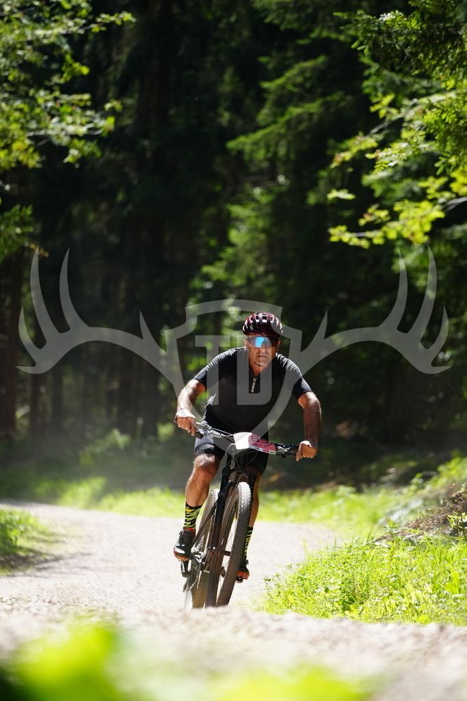 FC102119 | Fotogalerie der Treibjagd im Dunkelwald - Dein MTB Etappenrennen im Erzgebirge - Realisiert mit Pictrs.com