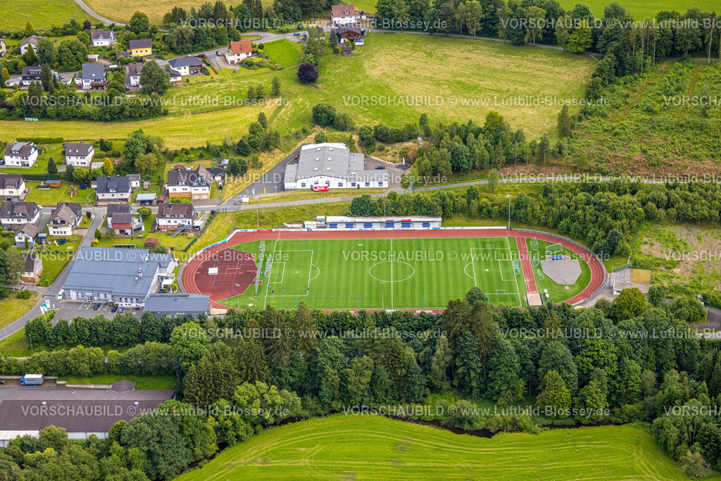 Erndtebrueck240709879 | Luftbild, Fußballstadion und Leichtathletikstadion, Pulverwaldstraße mit Gaststätte,oben das Schützenhaus, Erndtebrück, Kreis Siegen-Wittgenstein, Nordrhein-Westfalen, Deutschland