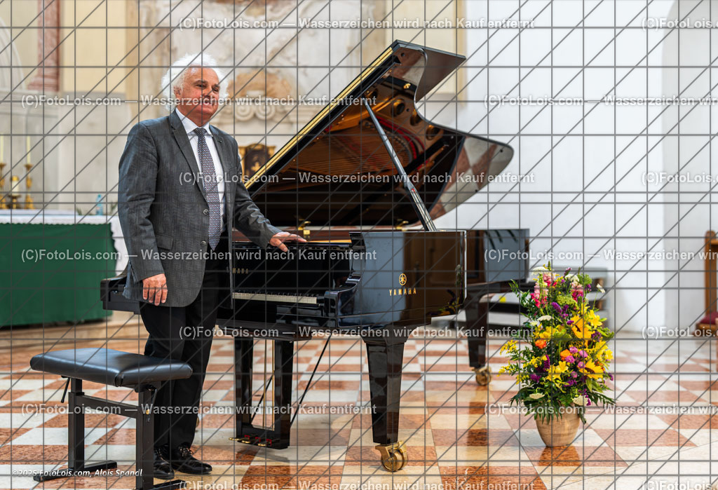 _ALP4624_Matinee_HENRY Yves | XLI. CHOPIN-Festival - Kartausenkirche, So 17. Aug. 2025, 11.00 Uhr, MATINÉE - MeisterpianistInnen spielen Chopin, Yves Henry, Clara Biermasz, Kamila Sacharzewska und Rachel Cheung. Werke von Frédérik Chopin.                    Yves Henry - als Star des Nocturno-Konzerts, wenige Stunden zuvor, hatte er bei der Matinée am Sonntag gleich den ersten Auftritt. Hochkonzentriert ging er ans Werk - von der kurzen Nacht  keine Spur.