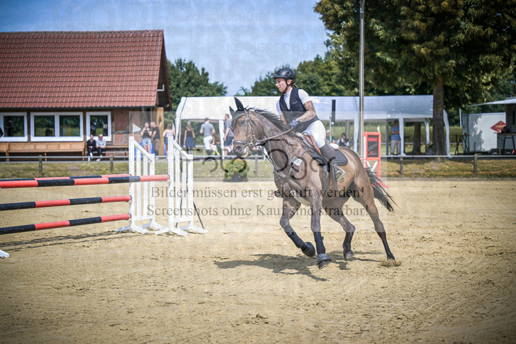 DOS_8975 | Entdecke hochwertige Reitturnierfotos von Foto Oger. Professionell, emotional und authentisch – jetzt Lieblingsmomente im Shop bestellen.Deutschlandweite Turnierfotografie. - Realisiert mit Pictrs.com