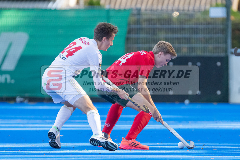 HK_20221008_100556 | 1. Bundesliga Herren Crefelder HTC - Rot-Weiss Köln am 8.10.2022 Crefelder HTC, Krefeld , Hedemann Mats ( Crefelder HTC #44 ) , Johannes Große ( Rot-Weiss Köln #24 )