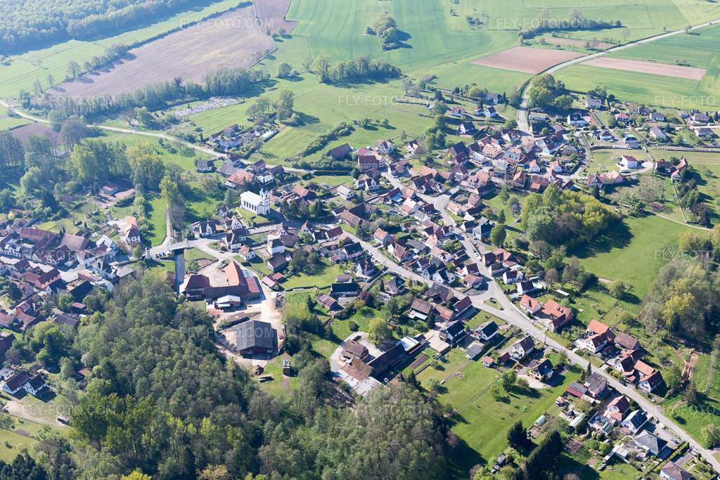 Aerial view: View of the town in Gumbrechtshoffen in the state Bas-Rhin, France.Photo: IMG_099493.jpg taken on 04/30/2017 by Werner Riehm/FLY-FOTO.comResolution of the original: 5472 x 3648 px