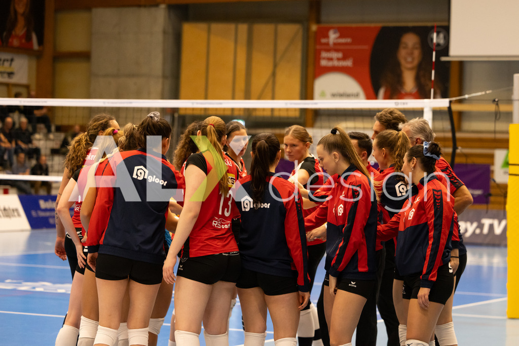 Volleyball I Frauen I Saison 2025-2026 I CEV Volleyball Challenge Cup 2026 | Women I 16th Finals I VC Kanti Schaffhausen - TJ Ostrava I 03.12.2025 | Hochwertige Sportfotos kaufen & lizenzieren für Medien, Vereine, Agenturen & Sportler:innen. Entdecke professionelle Sportfotografie im Bildshop von Alexander Franzen. - Realisiert mit Pictrs.com