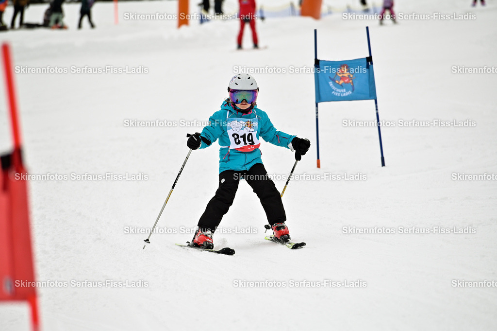 SRF_20.02.2026_1052 | Skirennfotos,Serfaus,Fiss,Ladis,Kinderskirennen,Winter,Tirol,Oberland,skirace,SFL,feelfree,weil wir's genießen,ski,Ski,skifahren,Sonnenplateau, - Realisiert mit Pictrs.com