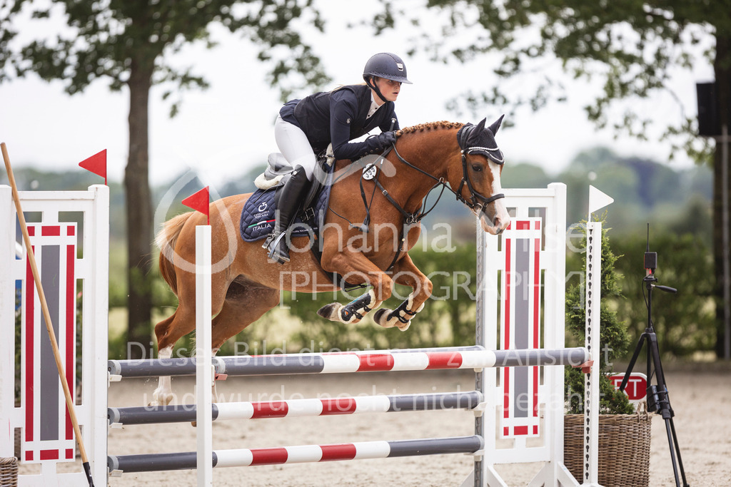 240616_Lemwerder_A2-Spr-216 | Deine schönsten Turniermomente als professionelle Fotos! Entdecke hochwertige Pferdesport-Fotografie im Online-Shop. Jetzt Fotos finden & bestellen!