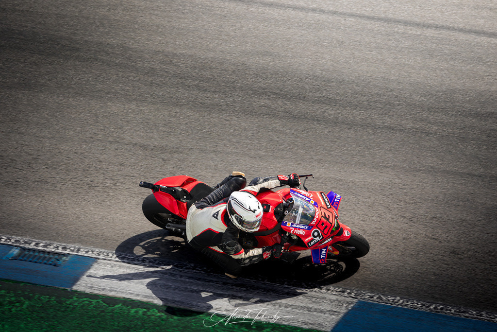 Ducati Trackday Hockenheimring 2026 | Entdecken Sie die faszinierende Welt von Alexander Tschuncky Arts: Kreative Fotografie, atemberaubende Automobilkunst und hochwertiger Bilderdruck. Lassen Sie sich inspirieren! - Realisiert mit Pictrs.com