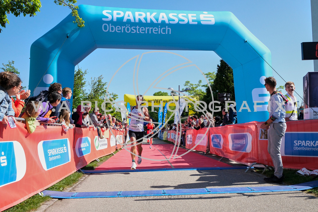 ..... | LINZ,AUSTRIA,27.April 24, Int. 3 Brückenlauf Linz  , Image shows: Photo: WAPICS / Michael ring