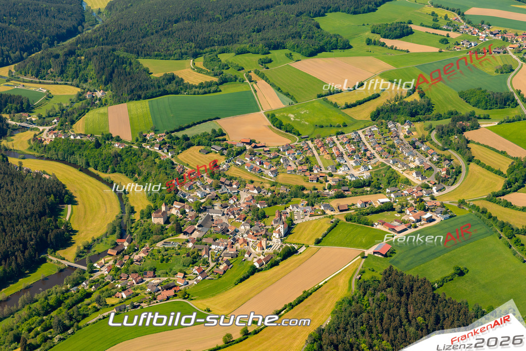 Das Luftbild zeigt :  Trausnitz - Die Luftaufnahme wurde 2024 vom UL-Flugzeug aus erstellt ( keine Drohne ) - Hochauflösende Luftaufnahme - Für grossformatige Ausdrucke geeignet. Die Geschenkidee !Mit Lizenz und Bildrechte bestellbar