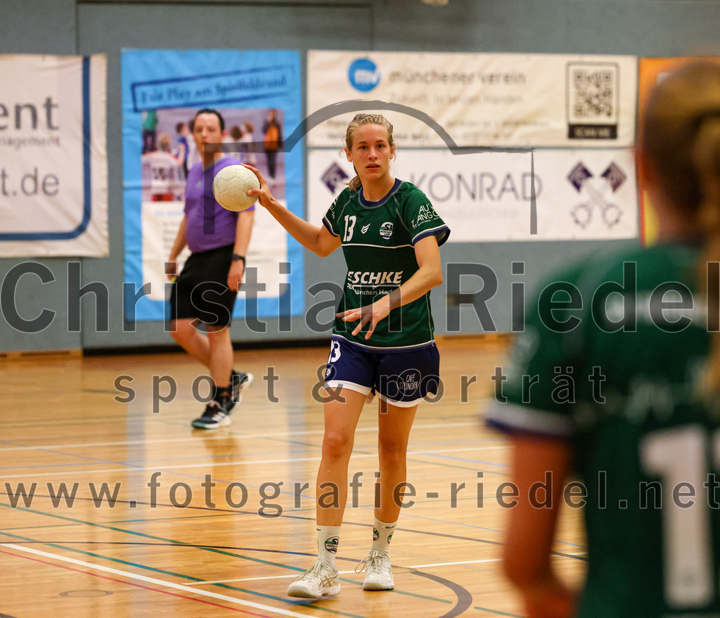 2023-09-16_101_TSV_Vaterstetten_gegen_SV_Muenchen_Laim | Baldham, Deutschland, 16.09.2023:
Handball, Bayernliga Frauen Staffel Süd 2023 / 2024, 1. Spieltag, TSV Vaterstetten gegen SV München Laim, Endergebnis: 23:34

Ronja Flemming (SV München Laim, #13)

Foto: Christian Riedel / fotografie-riedel.net