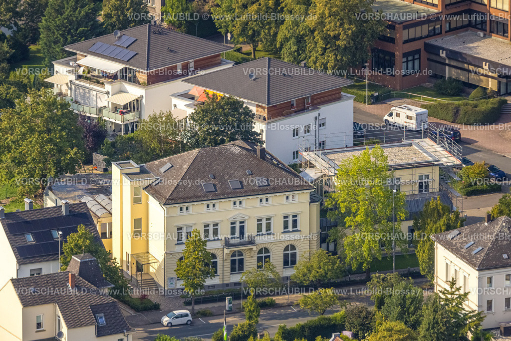 Beckum230804658 | Luftbild, Baustelle Anbau an Villa und Wohnhaus Alleestraße, Beckum, Münsterland, Nordrhein-Westfalen, Deutschland