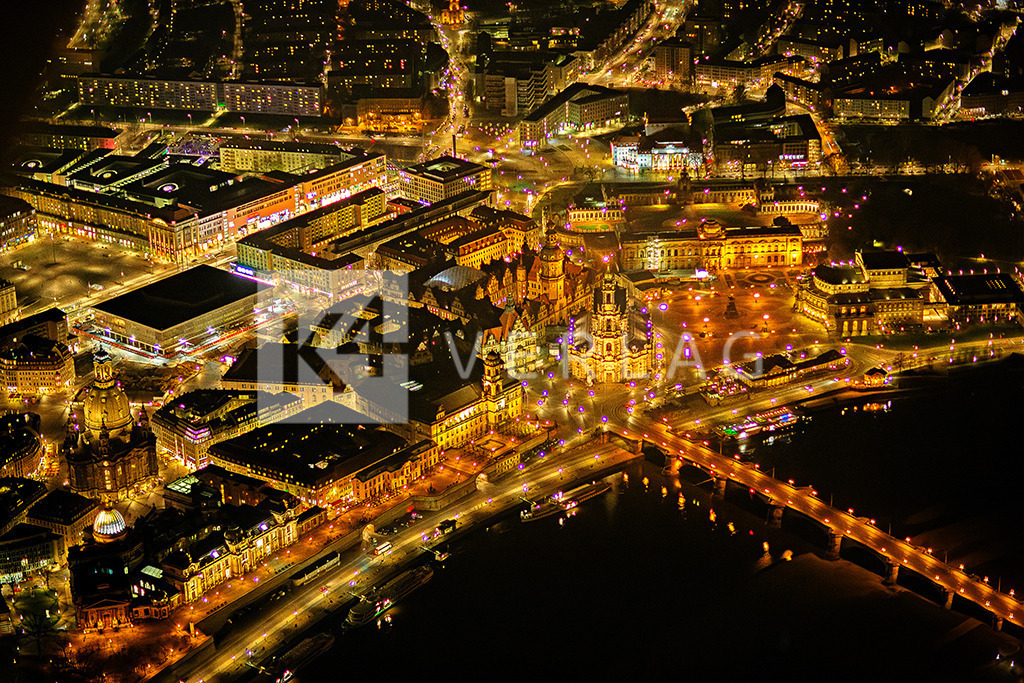 Altstadt-Frauenkirche-Neumarkt-Semperoper-Theaterplatz_FOCO2229 | Blick auf die Dresdner Altstadt mit Frauenkirche, Brühlsche Terrasse und Theaterplatz - Realisiert mit Pictrs.com