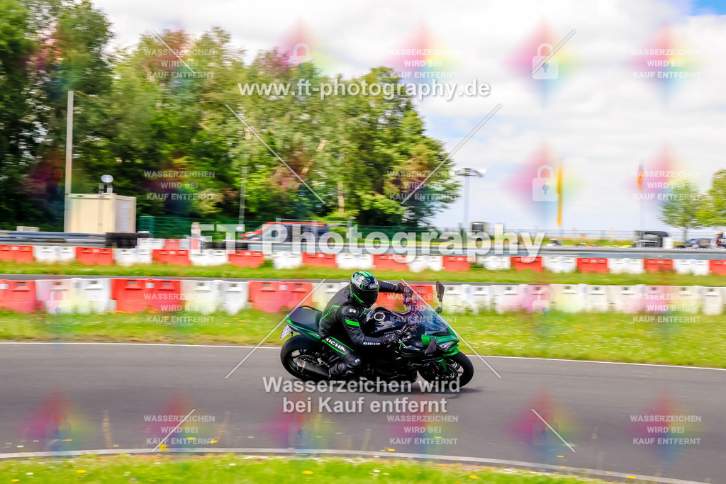 VBK-8205 | Hier findet Ihr Bilder von Touristenfahrten auf der Nürburgring Nordschleife oder von anderen Veranstaltungen die ich besucht habe. Viel Spass beim Durch Schauen 