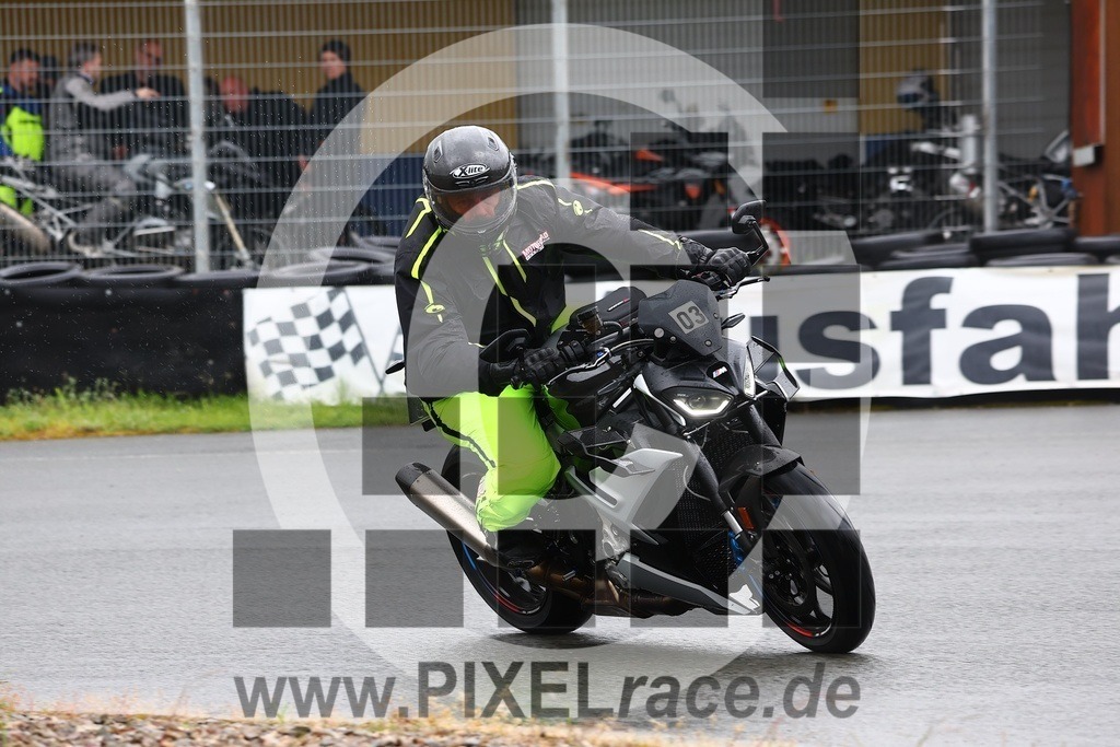 0003-20260512_00568 | Schöne Erinnerungen an spannende Momente - das festzuhalten ist unser Job. PIXELrace.de ist seit 2003 auf den Rennstrecken Europas unterwegs um die Action draußen beim Fahren und die wunderbare Stimmung imm Fahrerlager für euch einzufangen.