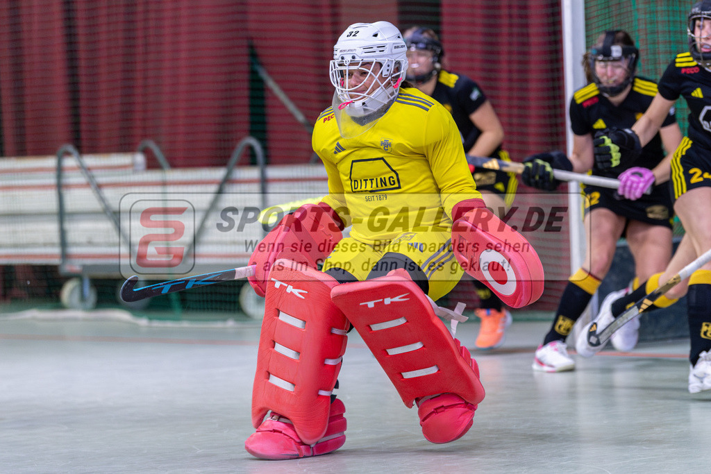 SM_2025-01-12_wD5_-53 | 1.Bundesliga Hallenhockey  (W) UHC - HTHC / 2:3 (2:1)