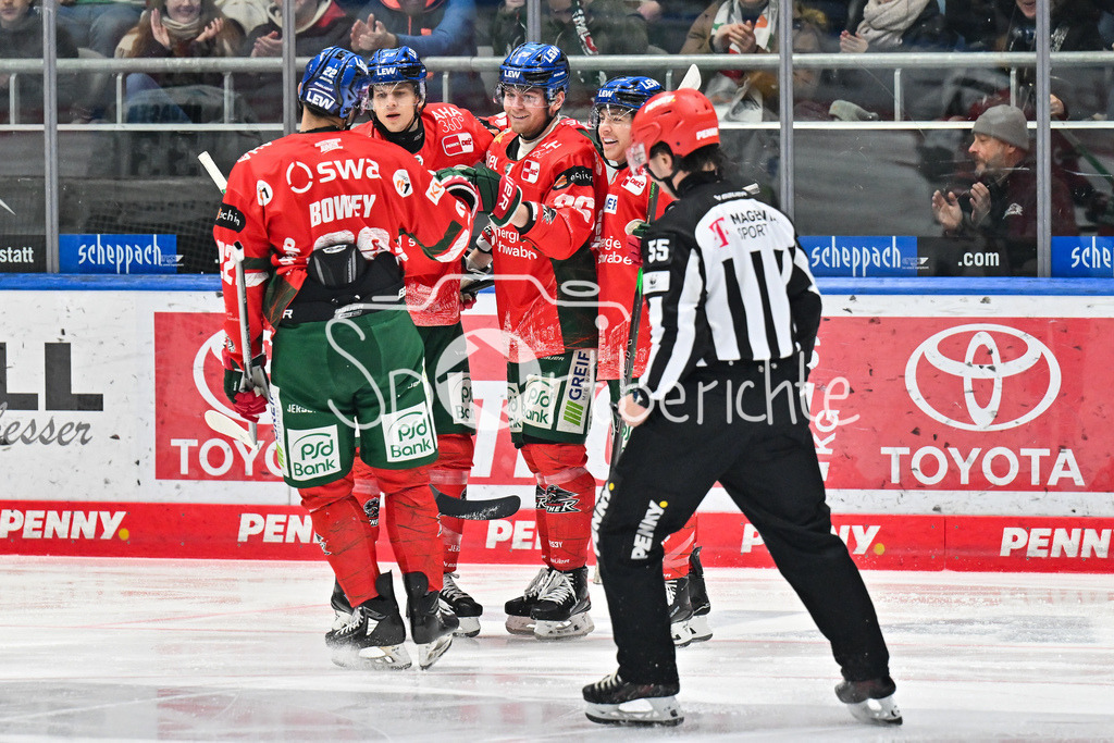 Augsburger Panther - Fischtown Bremerhaven | AUGSBURG, GERMANY - 25. JANUARY: Jubel der Panther nach dem Treffer zum 1-1 Ausgleich durch Tim WOHLGEMUTH (Augsburger Panther 33) / Tor / Torschuetze / Freude / Happy während dem Match zwischen den Augsburger Panthern und den Fischtown Pinguins am 43. Spieltag der Penny DEL im Curt Frenzel Stadion