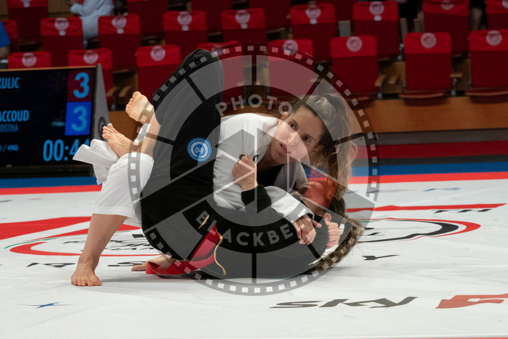 20231106PBB2354 | Fighters compete during the AJP World Master Championship in the Mubadala Arena in Abu Dhabi, Arab United Emirates, on November 6, 2023.