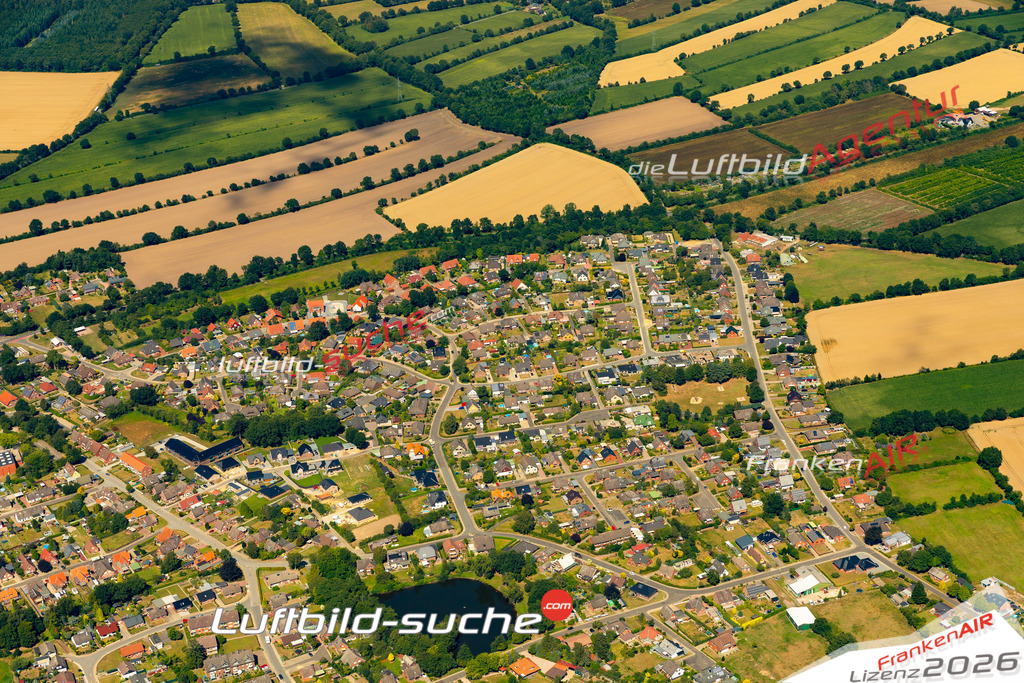 Das Luftbild der Stadt Sankt Michaelisdonn wurde 2022 vom Flugzeug heraus erstellt (keine Drohnen-Aufnahmen) Aufnahmehöhe ca.450 Meter- hohe Bildauflösung und Druck-Qualität. Garantiert!