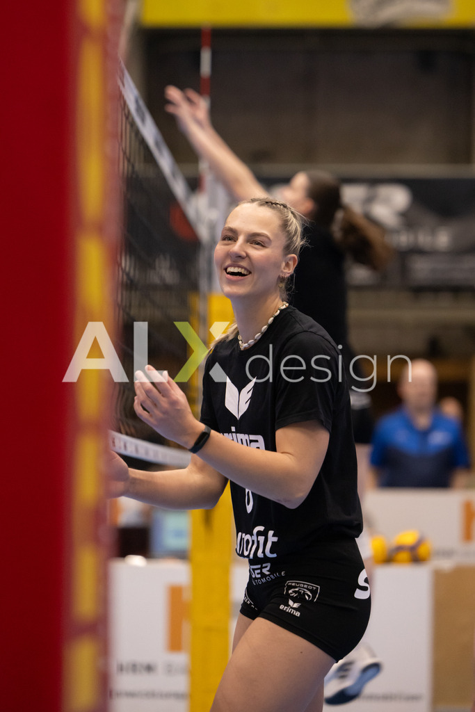 Volleyball I Frauen I Saison 2025-2026 I Volleyball NLA | Women I 1/2 Finals I  VC Kanti Schaffhausen - Sm'Aesch Pfeffingen I 07.03.2026 | 8 Lina-Marie Lieb (DE) (VC Kanti Schaffhausen) – Aussen - Realisiert mit Pictrs.com