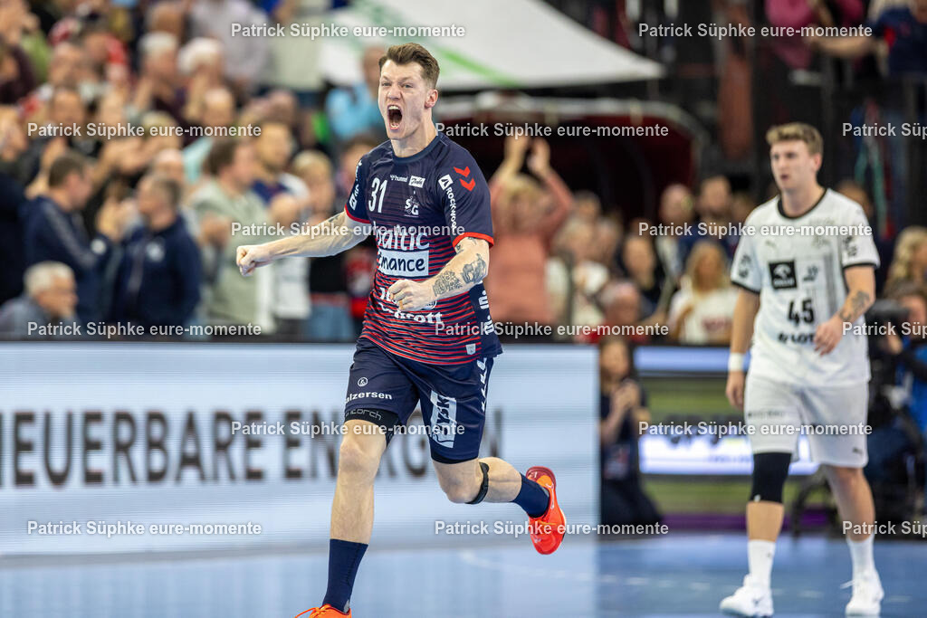 Handball I Herren I Daikin HBL I Saison 2024-2025 I 23. Spieltag I SG Flensburg-Handewitt - THW Kiel | Handball: Bundesliga, SG Flensburg-Handewitt - THW Kiel, 23. Spieltag, GP JOULE ArenaEmil Manfeldt Jakobsen (31, SG Flensburg Handewitt) jubelt