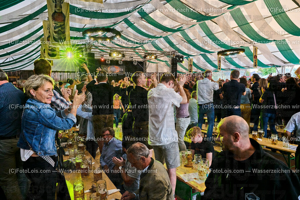 ALP5193_VOLKSFEST_Bieranstich_Musik HIGHLIGHTS | (C)FotoLois.com, Alois Spandl, BIERANSTICH im Festzelt beim WIESELBURGER VOLKSFEST mit den TSCHECHEN als Vorband und dem Auftritt von Die HIGHLIGHTS, Mi 28. Juni 2023.