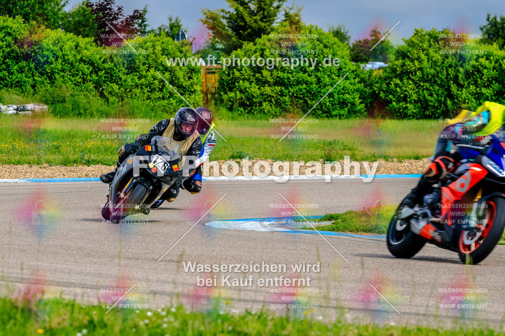 MotoTeam-8650 | Hier findet Ihr Bilder von Touristenfahrten auf der Nürburgring Nordschleife oder von anderen Veranstaltungen die ich besucht habe. Viel Spass beim Durch Schauen 