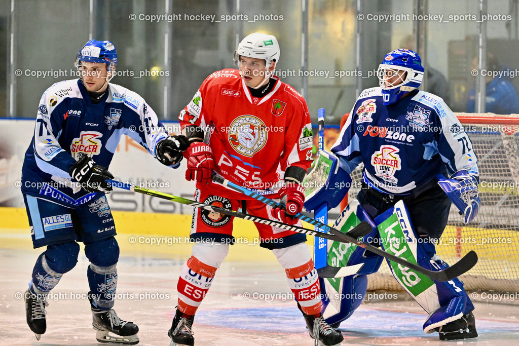 ESC Steindorf vs. ESV Ferlach | #77 Wuntschek Manuel ESC Steindorf, #43 Pem Nik ESV Ferlach, #72 Moser Lukas ESC Steindorf, ESC Steindorf vs. ESV Ferlach, ESC Steindorf vs. ESV Ferlach am 19.10.2024 in Steindorf (Ossiachersee Halle), Austria, (Photo by Bernd Stefan)