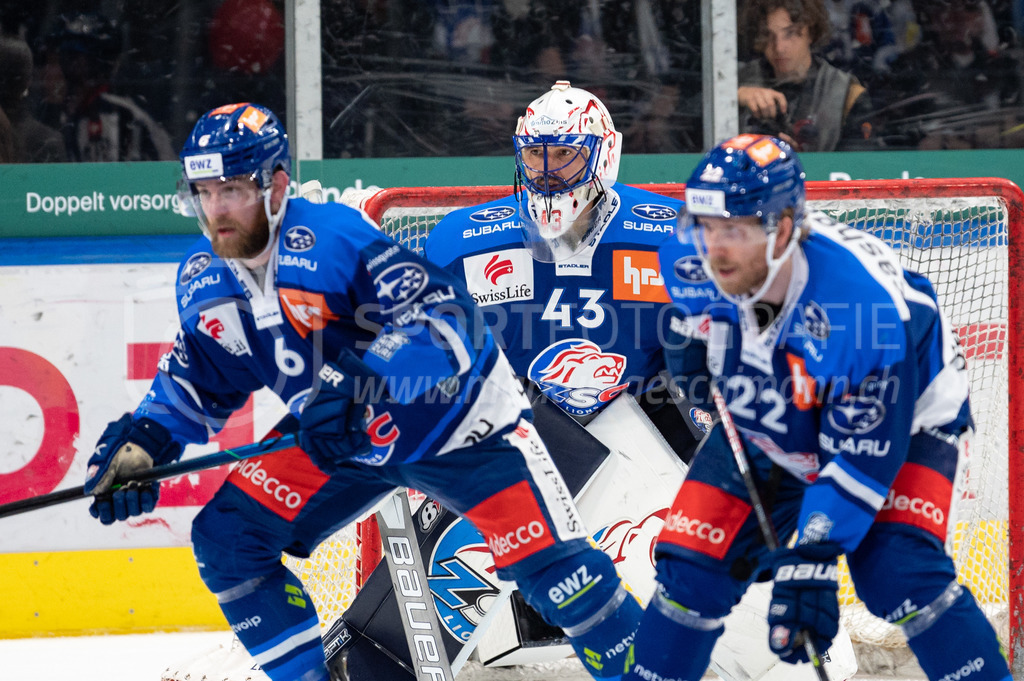 Swiss National League: Semifinals Game 4: ZSC Lions - Fribourg-Gotteron | 14.04.2022, Zürich, Hallenstadion, Swiss National League: Semifinals Game 4: ZSC Lions - Fribourg-Gotteron, #43 Torhüter Jakub Kovar (ZSC). - Realisiert mit Pictrs.com