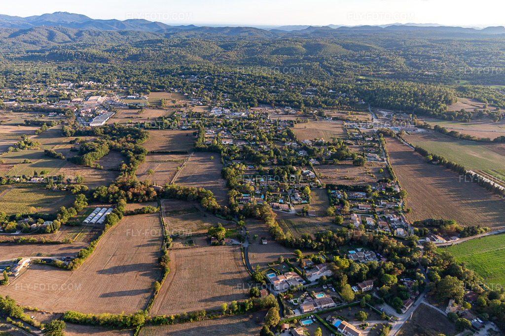 Aerial view: View of the town in Callian in the state Var, France.Photo: IMG_129544.jpg taken on 09/18/2021 by Werner Riehm/FLY-FOTO.comResolution of the original: 5320 x 3547 px