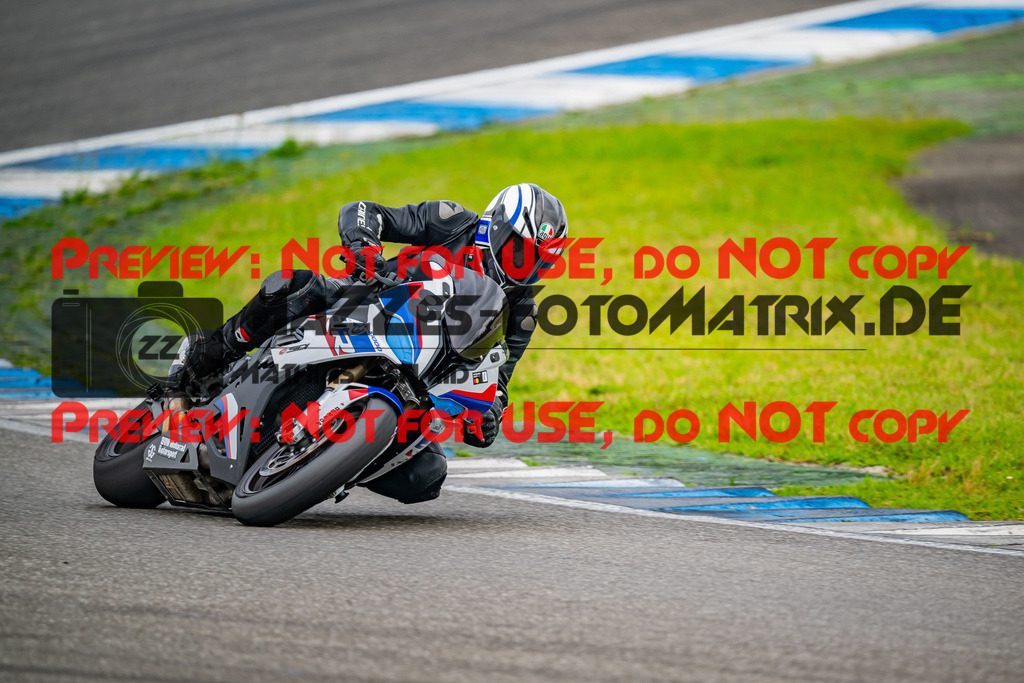 MaZZes_FotoMatrix_240701_6007705_6426 | WEISS