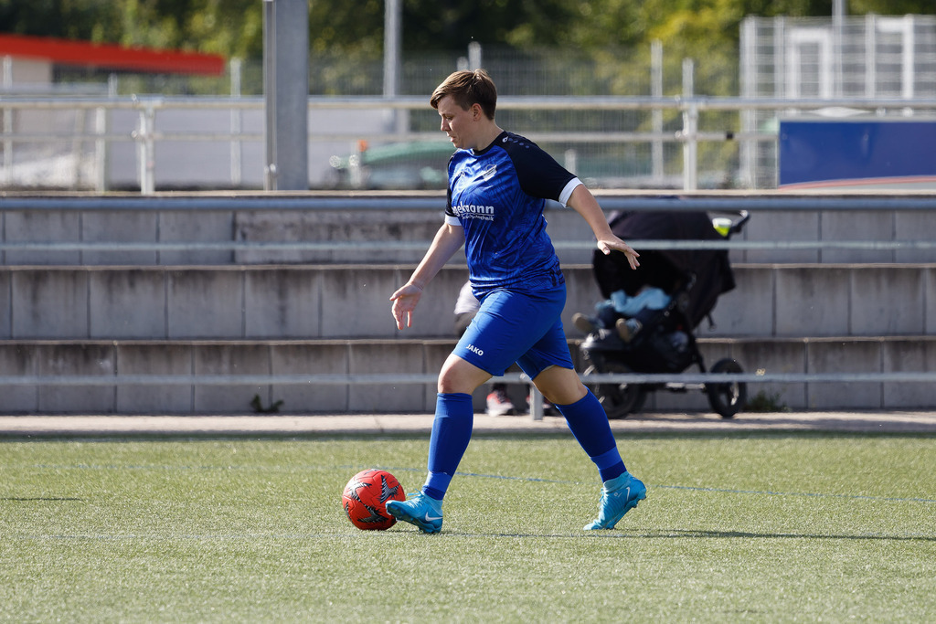 FCHMÜN_250907_5522 | Fotopresso – Sportfotografie in Heidenheim & Umgebung. Professionelle Sportfotografie für unvergessliche Momente. Dynamische Action-Shots, emotionale Szenen & hochwertige Bilder. - Realisiert mit Pictrs.com