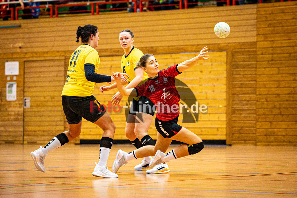 TSV Weiheim gegen TSV Ottobeuren | Bezirksoberliga Handball Frauen 2024/25, TSV Weiheim gegen TSV Ottobeuren, 20250118,Aileen HÄUBER (TSV Weilheim 18) in Aktion,2025-01-18 in Weilheim (Jahnhalle)Aileen HÄUBER (TSV Weilheim 18)Copyright: WolfgangxLindner foto-lindner.de