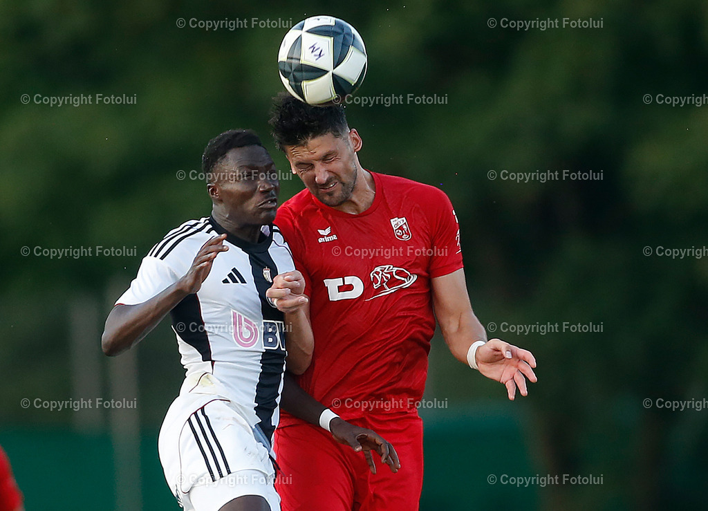 A_LUI_150825_22 | SPORT,FUSSBALL,REGIONALLIGA MITTE ASKOE OEDT-SPG LASK AMATEURE 15.08.2025 IM BILD : ADI MEHREMIC (OEDT) UND DERIGNE FALL (LASK/AMATEURE) FOTO.FOTLUI
