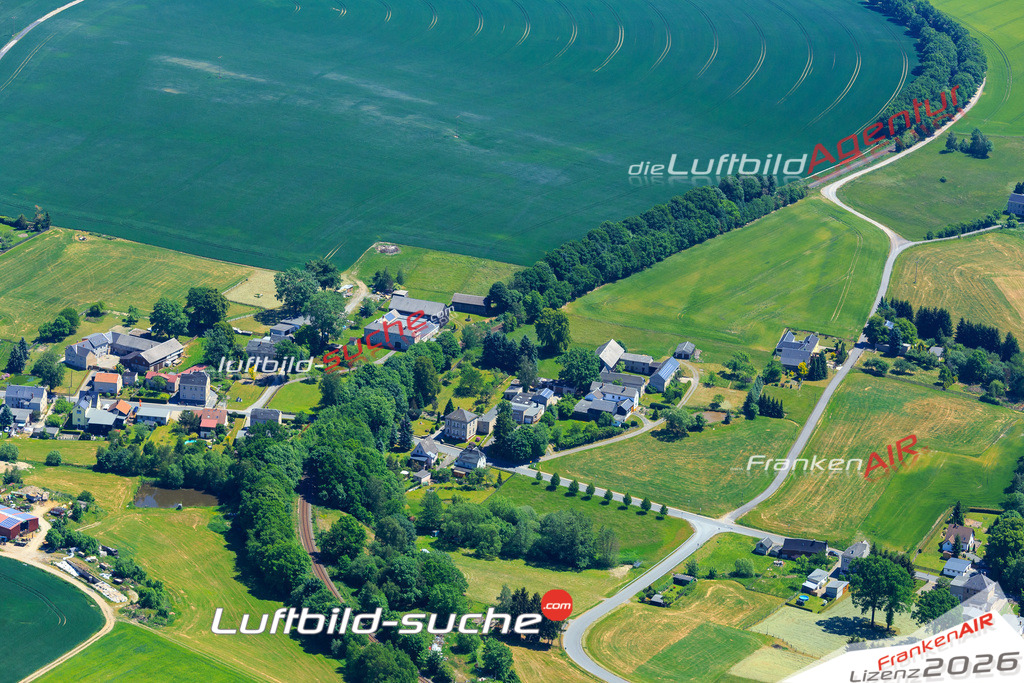 Die Luftaufnahme der Stadt Pausa wurde vom UL-Flugzeug heraus erstellt ( keine Drohne )- hohe Auflösung für beste Qualität