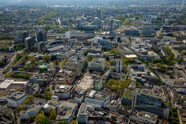 Essen240400660 | Luftbild, City mit Hochhaus-Geschäftshäusern und Hauptbahnhof Essen Hbf, Kathedrale Essener Dom am Burgplatz, Burggymnasium Essen und Lichtburg Kino, Kennedyplatz, Stadtkern, Essen, Ruhrgebiet, Nordrhein-Westfalen, Deutschland