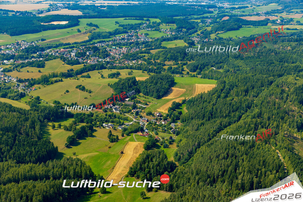 Klassische Luftaufnahme ohne Drohne zeigt:Buch bei Föritztal - Die Luftbildaufnahme wurde 2025 vom UL-Flugzeug heraus erstellt ( keine Drohnenaufnahme ) - Hochauflösende Luftaufnahme -Nicht vergleichbar mit Google Maps oder Satelittenbilder- Die Geschenkidee !Mit Lizenz und Bildrechte bestellbar