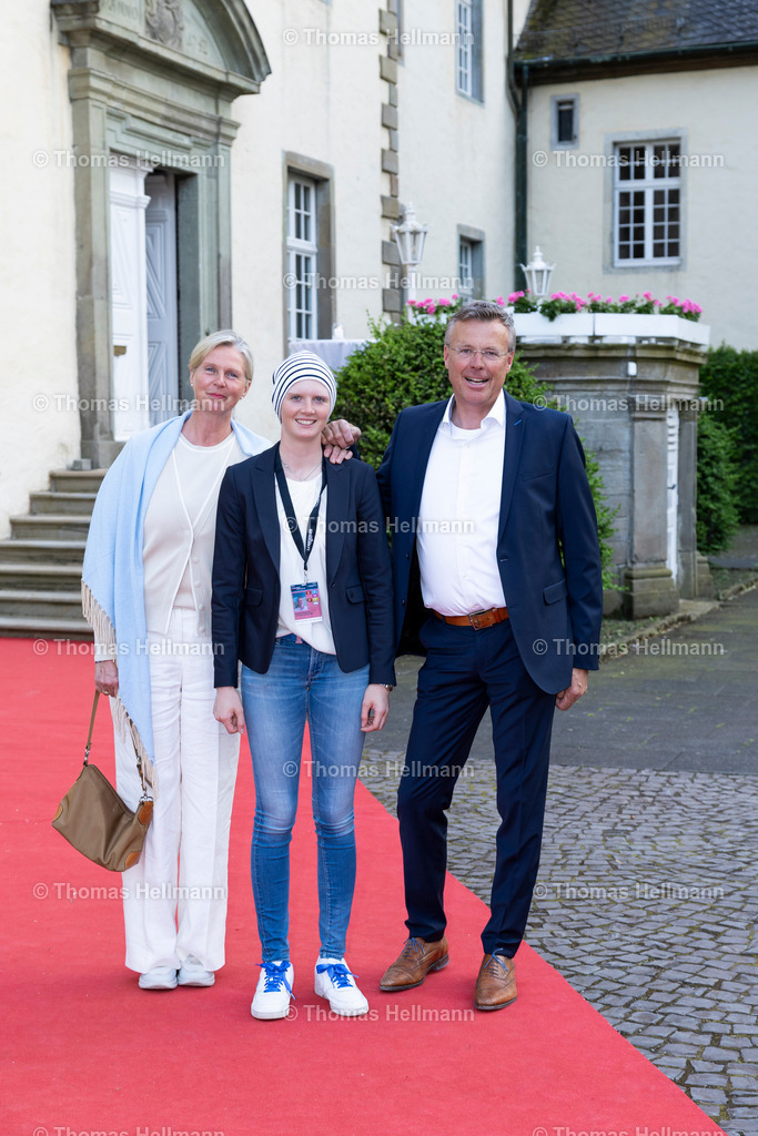 TH_Schlossempfang_19258 | Longines Balve Optimum 2024 am 07.06.24 in Balve, Schloss Wocklum, Thomas Hellmann, Schlossempfang