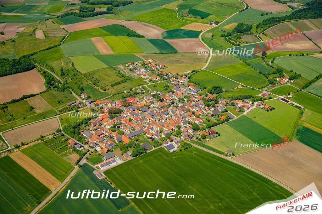 Aktuelles Luftbild von  Weigenheim - Die Luftaufnahme wurde 2022 mittels UL-Flugzeug erstellt ( keine Drohne ) - hochauflösende Kamera-Systeme von  Canon -Beste Qualität - Für grossformatige Ausdrucke geeignet. Die Geschenkidee !