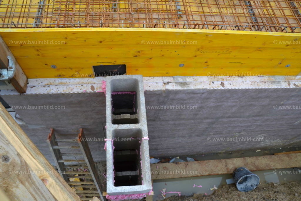 bib-lg04-betonarbeiten-0292 | Nach LV-Leistungsgruppen sortierte Detailfotos über den Bau eines Hauses. Alle Hausbau-Bilder direkt vom Urheber und Autor der Website Haus-Selber-Bauen.com