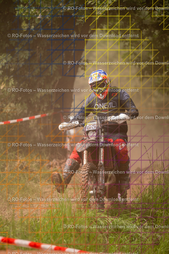 Wolfshausen 3 Lauf -335 | Sportfotografie von RO-Fotos: Motorsport, Motocross, Enduro, Laufveranstaltungen und Triathlon. Professionelle Fotos von Sportlern und Events. - Realisiert mit Pictrs.com
