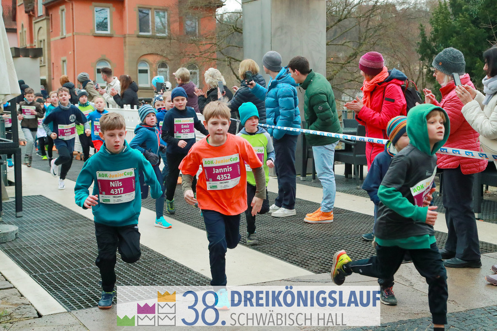 400m AOK Junior Cup | 3 Koenigslauf 2024 400m AOK Junior Cup - Realisiert mit Pictrs.com