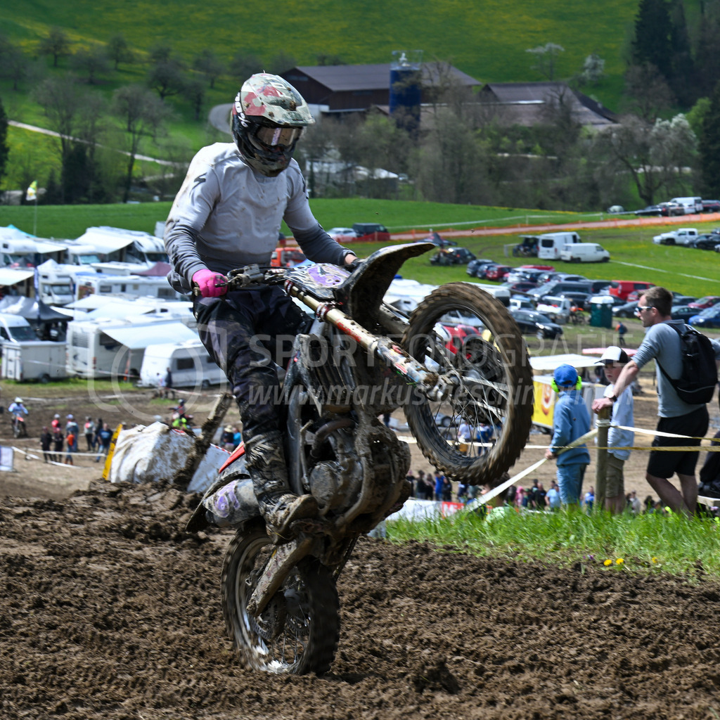 Motocross Schlatt bei Winterthur - 29. April 2023 | #69 Fusco Mauro aus Seuzach (CH) auf Honda in der Kategorie Hobby Open am Motocross Schlatt bei Winterthur, 29. April 2023.
Instagram: @mx_schlatt | @mc_wila | @sam_schweiz
Bild: Sportfotografie Markus Aeschimann | www.markus-aeschimann.ch - Realisiert mit Pictrs.com