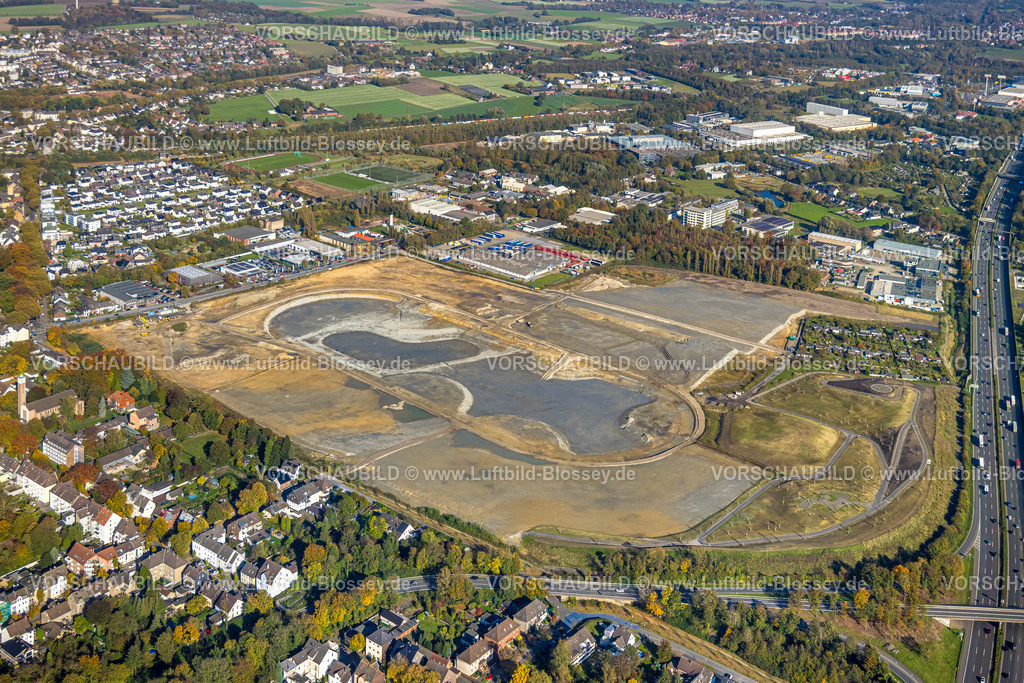 Recklinghausen241017076SER | Luftbild der ehemaligen Trabrennbahn Recklinghausen, an der Autobahn A2, mit nördlicher Tangente der Blitzkuhlenstraße, König-Ludwig, Recklinghausen, Ruhrgebiet, Nordrhein-Westfalen, Deutschland