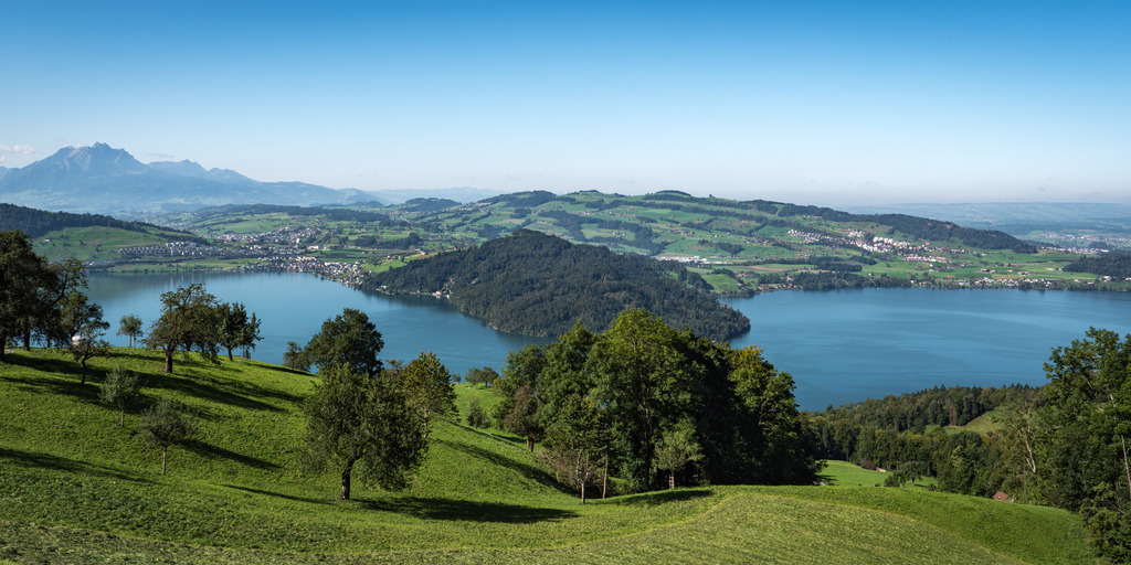 Wanderung am Zugersee, Oberdietschwand | Blick von Oberdietschwand über den Zugersee nach Immensee - Realisiert mit Pictrs.com