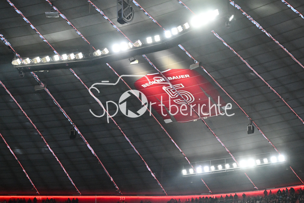 FC Bayern München - TSG 1899 Hoffenheim | MUNICH, GERMANY - 08. FEBRUARY: im Bild das Trikot von Franz BECKENBAUER unter dem Dach der Arena / Symbolbild während dem Bundesligamatch zwischen dem FC Bayern München und der TSG 1899 Hoffenheim am 21. Spieltag in der Allianz Arena / DFL REGULATIONS PROHIBIT ANY USE OF PHOTOGRAPHS AS IMAGE SEQUENCES AND/OR QUASI-VIDEO